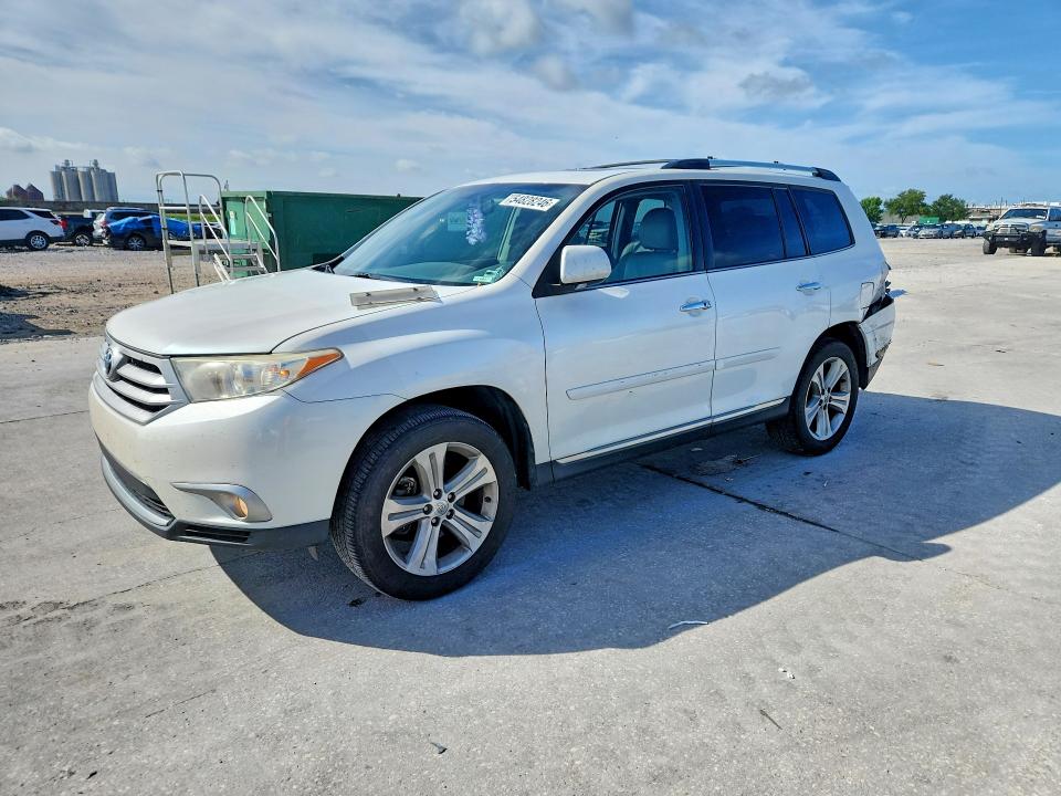 TOYOTA HIGHLANDER 2013 z numerem VIN 5TDDK3EH6DS242418 - Zdjęcie z aukcji