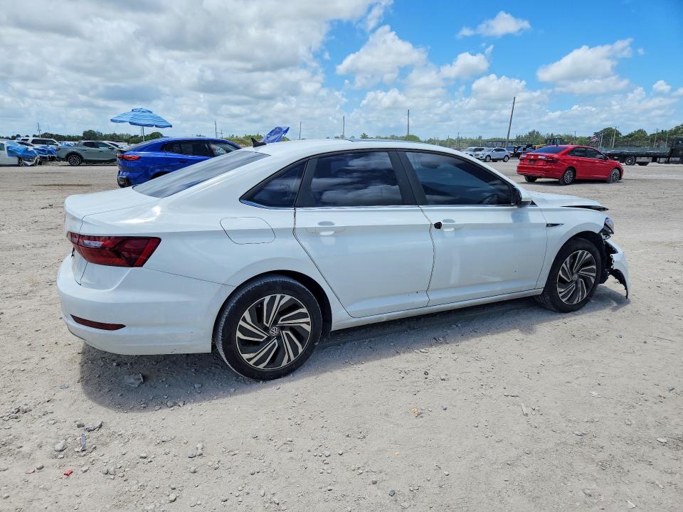 Photo 3 from auction – 2020 VOLKSWAGEN JETTA with VIN 3VWEB7BU8LM038258