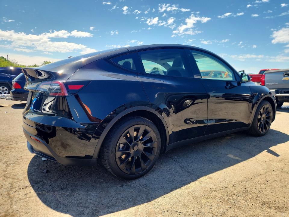 Photo 3 from auction – 2021 TESLA MODEL Y with VIN 5YJYGDEE6MF144136