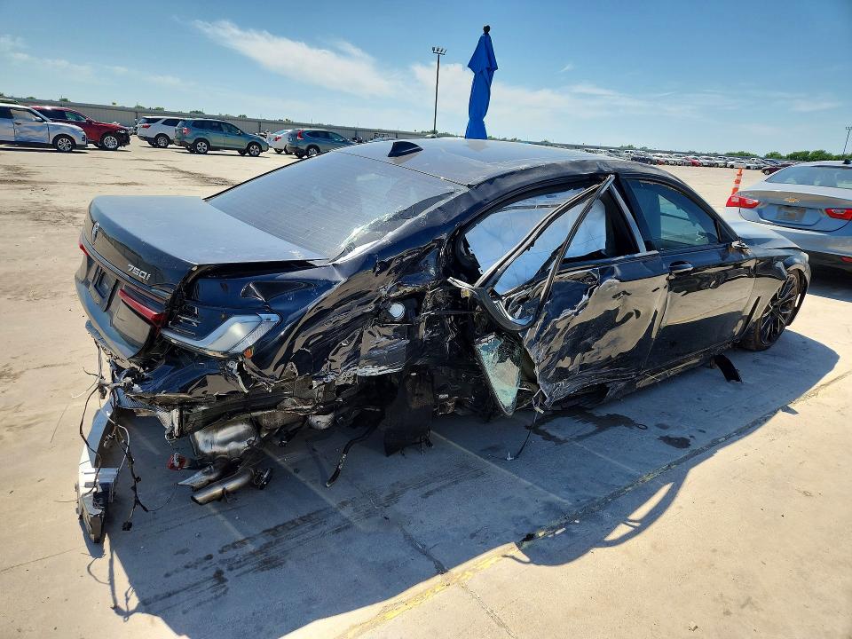 Foto 3 de la subasta – 2022 BMW 750 con VIN WBA7U2C09NCK79994