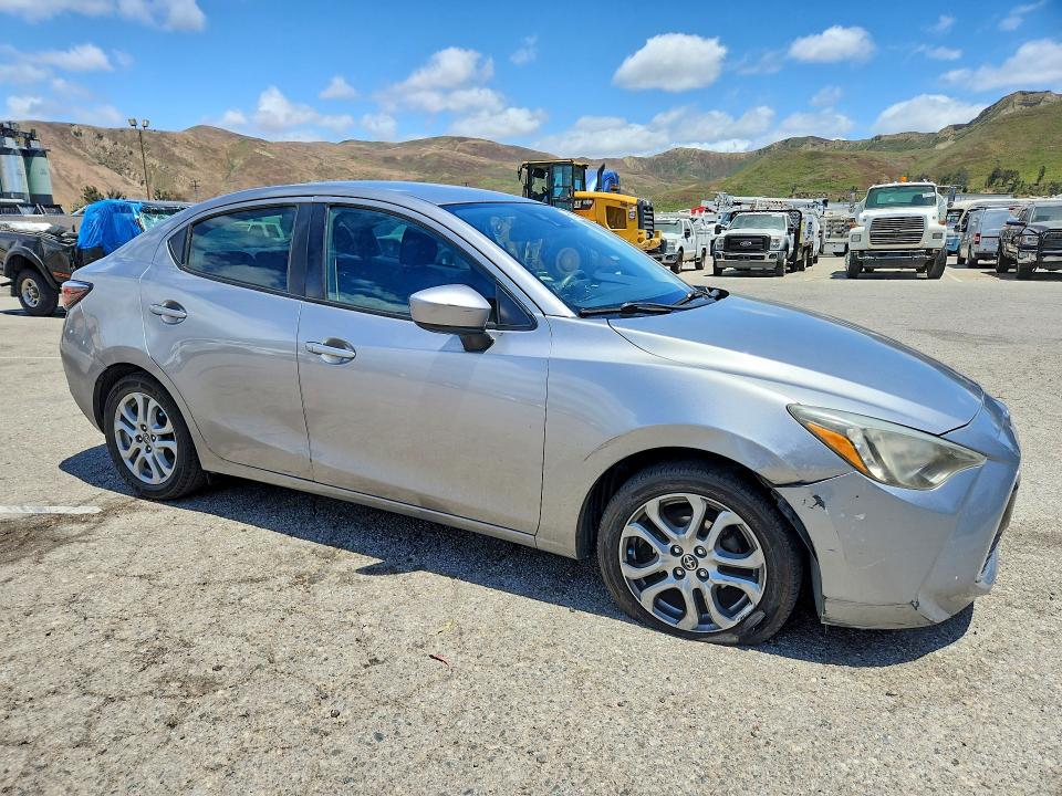 Photo 4 from auction – 2016 SCION IA with VIN 3MYDLBZV3GY129452