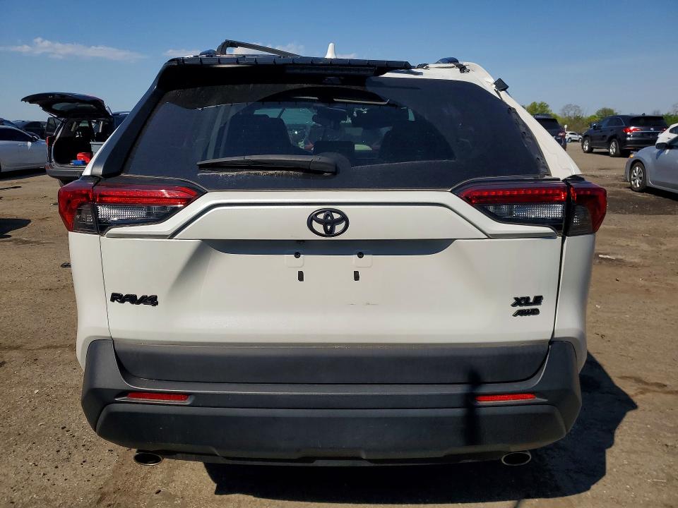 Photo 6 from auction – 2023 TOYOTA RAV4 with VIN 2T3A1RFV2PW347022