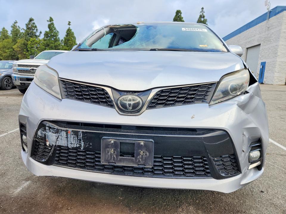 Photo 5 from auction – 2018 TOYOTA SIENNA with VIN 5TDXZ3DC7JS964779