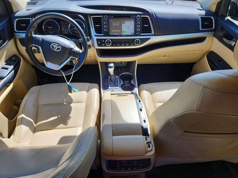 Photo 8 from auction – 2018 TOYOTA HIGHLANDER with VIN 5TDJZRFH3JS823323