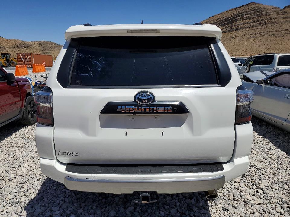 Photo 6 from auction – 2020 TOYOTA 4RUNNER with VIN JTEBU5JR9L5812973