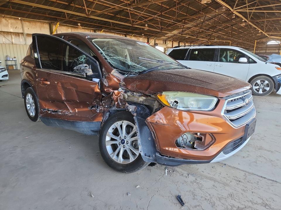 Photo 4 from auction – 2017 FORD ESCAPE with VIN 1FMCU9GDXHUD91933