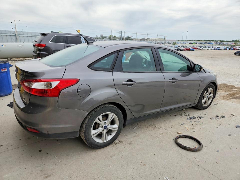 Photo 3 from auction – 2014 FORD FOCUS with VIN 1FADP3F26EL363017