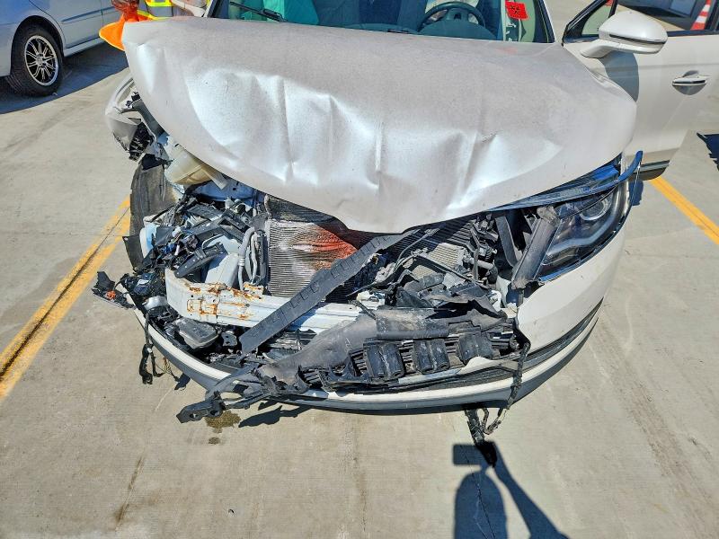 Photo 12 from auction – 2016 LINCOLN MKX with VIN 2LMTJ6LR1GBL40693