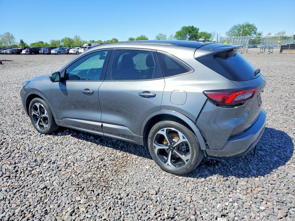 Photo 2 from auction – 2023 FORD ESCAPE with VIN 1FMCU9NA0PUA56509