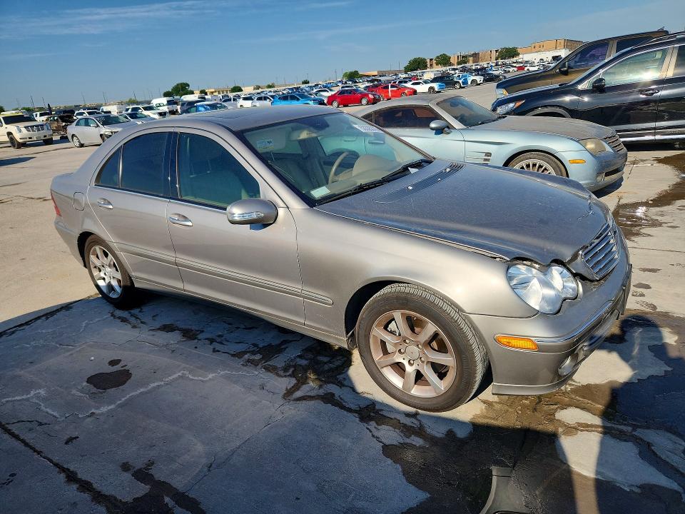 Photo 4 from auction – 2007 MERCEDES-BENZ C with VIN WDBRF54H77F875214