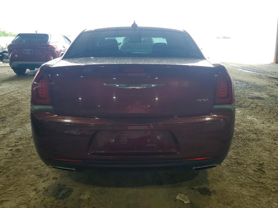 Photo 6 from auction – 2020 CHRYSLER 300 with VIN 2C3CCAAG1LH128371