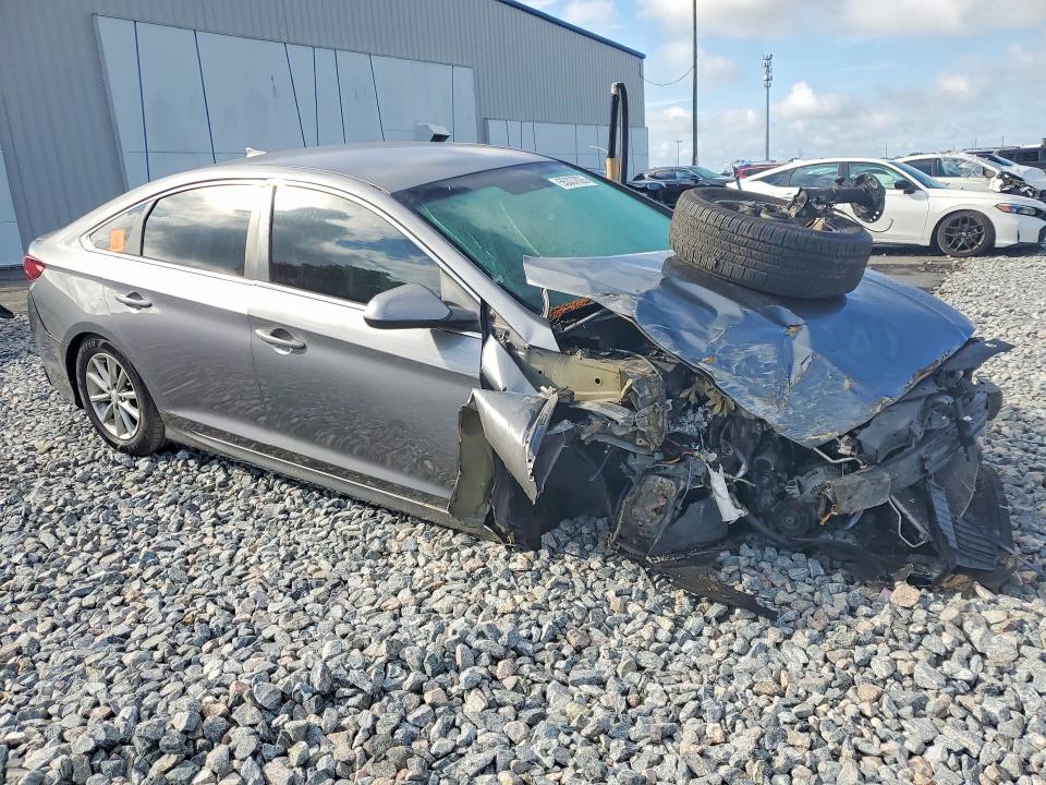 Photo 4 from auction – 2019 HYUNDAI SONATA with VIN 5NPE24AF0KH756525