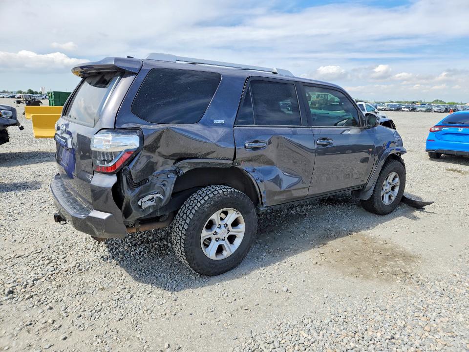 Photo 3 from auction – 2017 TOYOTA 4RUNNER with VIN JTEBU5JR7H5462525