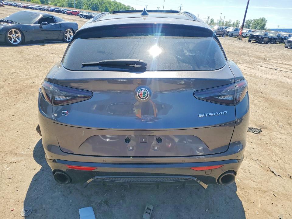 Photo 6 from auction – 2024 ALFA ROMEO STELVIO with VIN ZASPAKBN6R7D70252