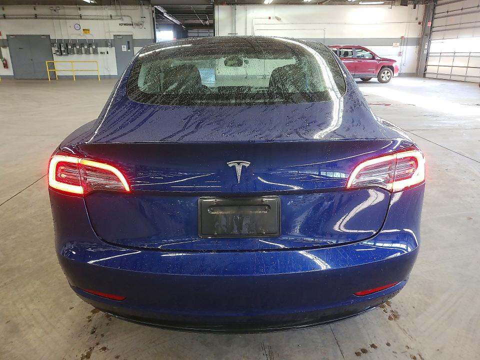 Photo 6 from auction – 2022 TESLA MODEL 3 with VIN 5YJ3E1EA7NF371025