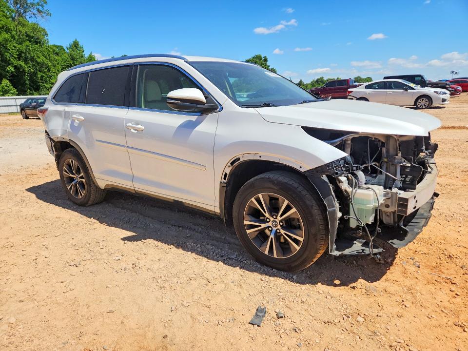Photo 4 from auction – 2016 TOYOTA HIGHLANDER with VIN 5TDJKRFH3GS289088