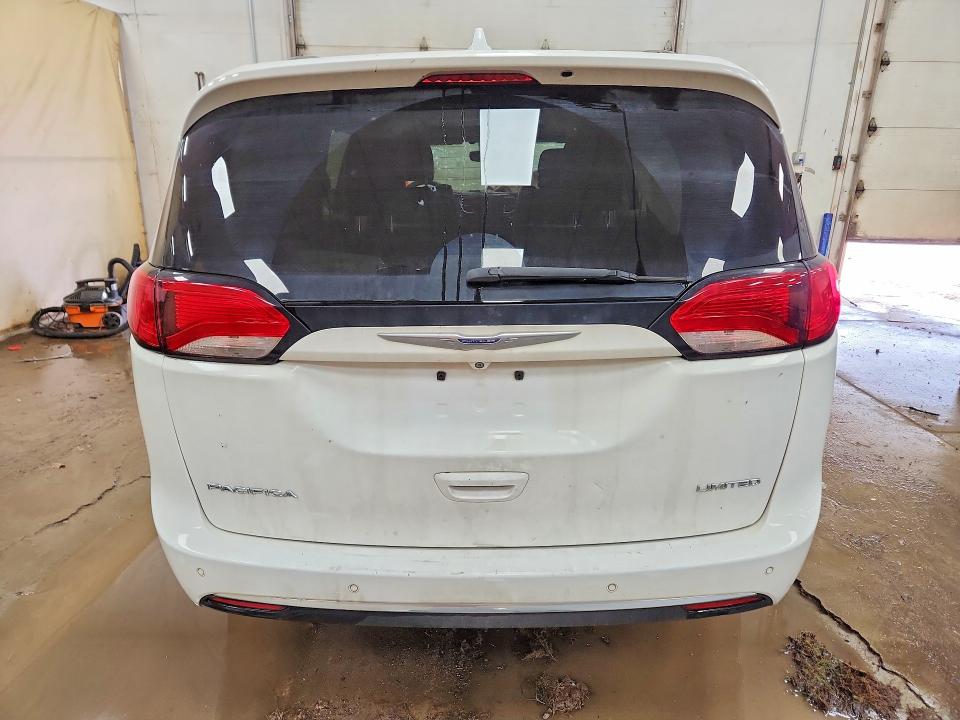 Photo 6 from auction – 2019 CHRYSLER PACIFICA with VIN 2C4RC1GG3KR686891