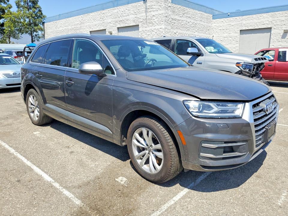 Photo 4 from auction – 2019 AUDI Q7 with VIN WA1AAAF74KD010032