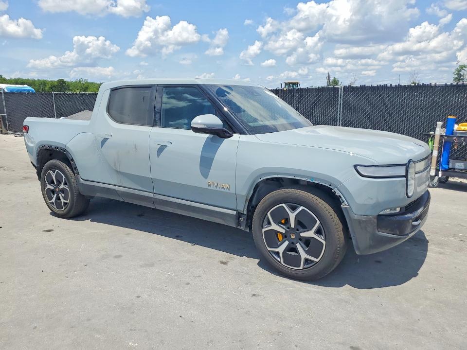 Photo 4 from auction – 2022 RIVIAN R1T with VIN 7FACTGAAA4NN00675