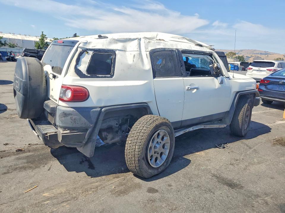 Photo 3 from auction – 2012 TOYOTA FJ CRUISER with VIN JTEBU4BF4CK138148