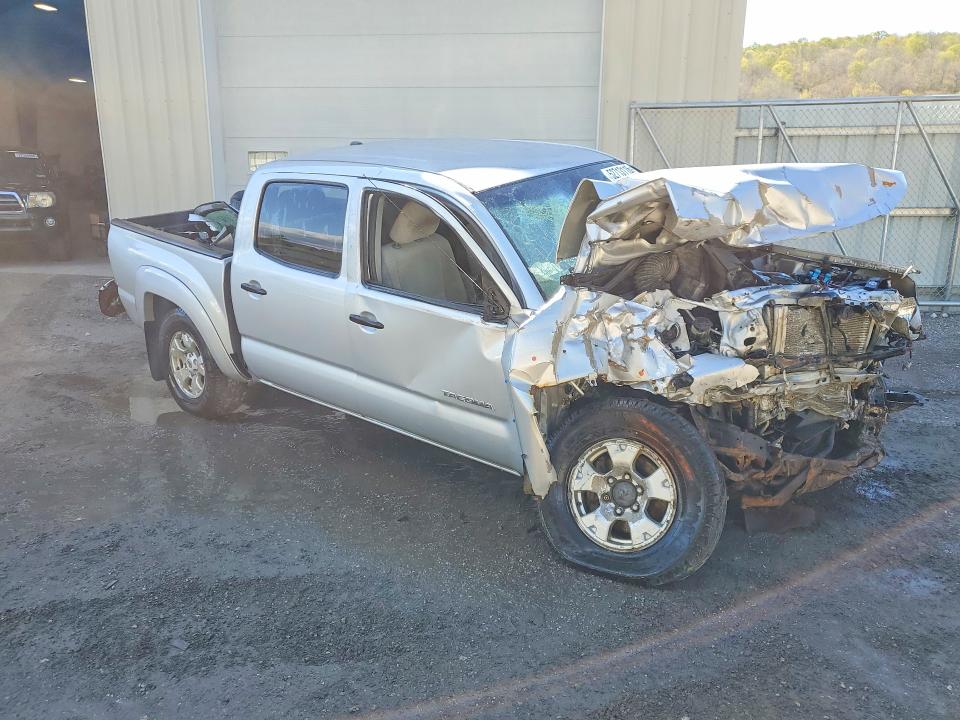 Photo 4 from auction – 2011 TOYOTA TACOMA with VIN 5TFLU4EN3BX011582