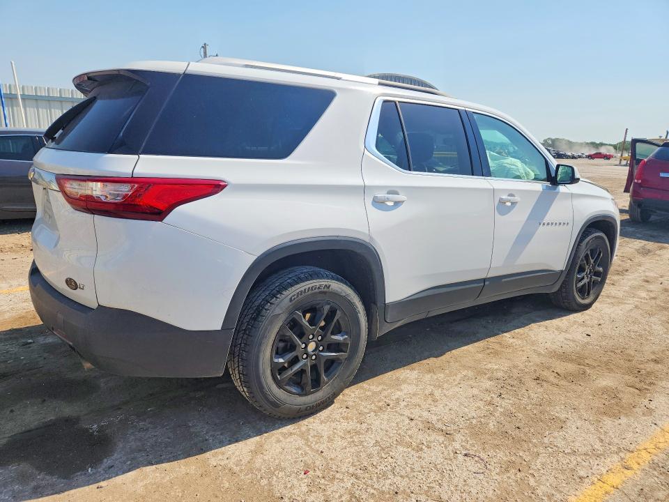 Photo 3 from auction – 2018 CHEVROLET TRAVERSE with VIN 1GNERGKW3JJ185167