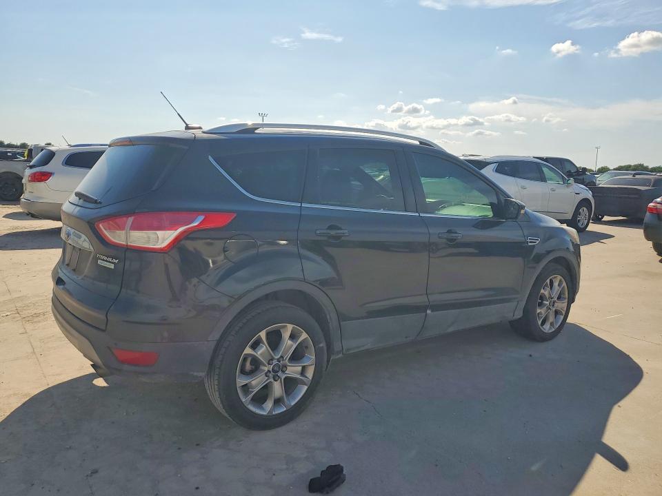 Photo 3 from auction – 2015 FORD ESCAPE with VIN 1FMCU0J9XFUB61399