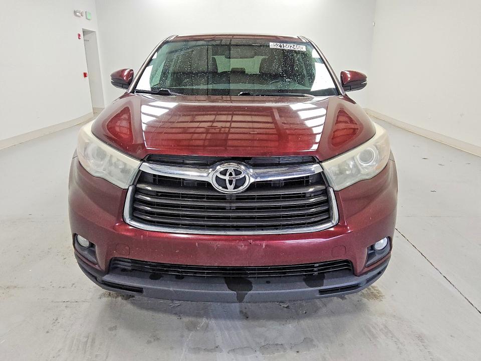 Photo 5 from auction – 2016 TOYOTA HIGHLANDER with VIN 5TDBKRFH7GS264716
