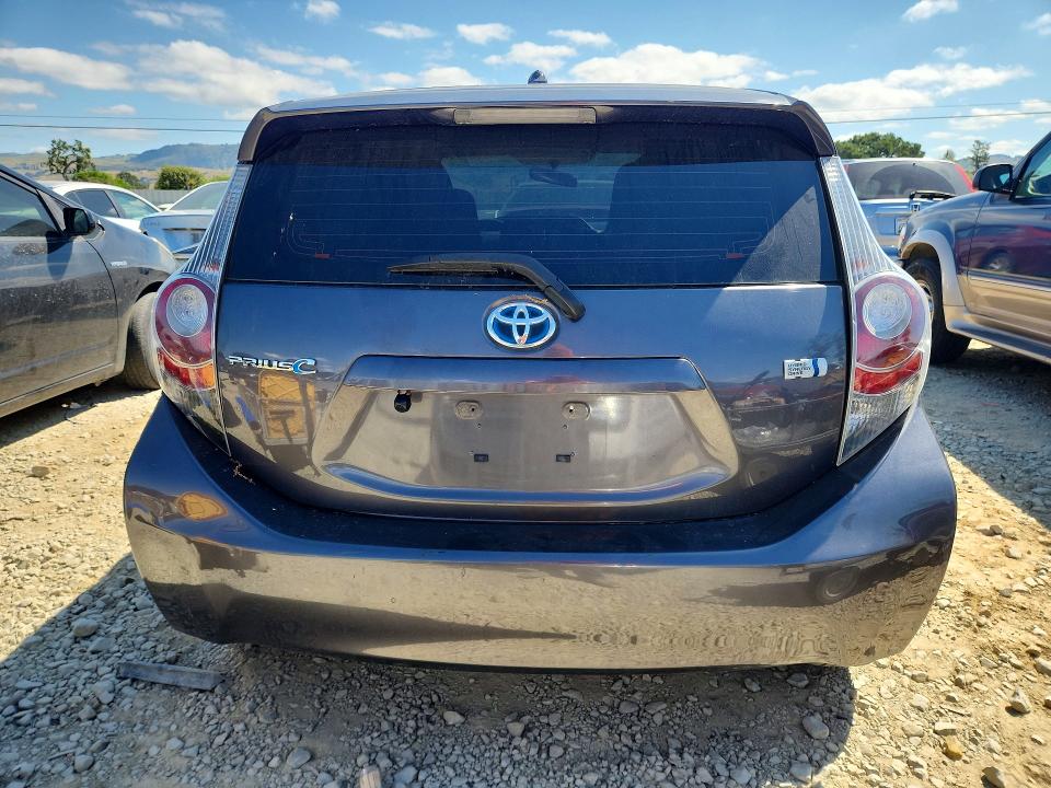 Photo 6 from auction – 2014 TOYOTA PRIUS C with VIN JTDKDTB34E1071743