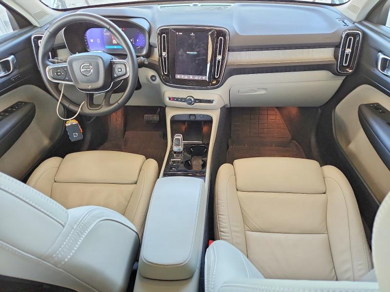 Photo 8 from auction – 2023 VOLVO XC40 with VIN YV4L12UW7P2007950