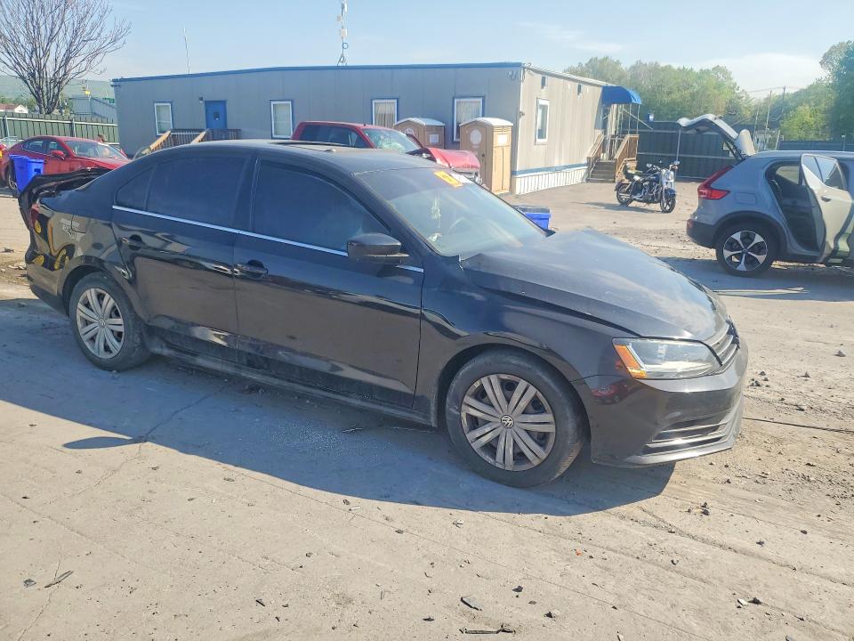 Снимка 4 от търг – 2017 VOLKSWAGEN JETTA с VIN 3VW2B7AJ1HM377218