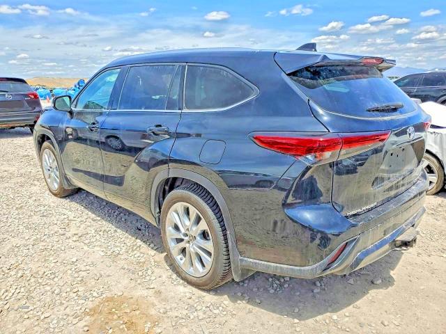Photo 2 from auction – 2021 TOYOTA HIGHLANDER with VIN 5TDDZRBH8MS556509