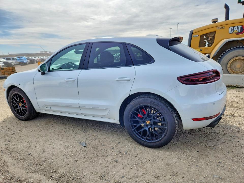 Photo 2 from auction – 2017 PORSCHE MACAN with VIN WP1AG2A52HLB53395