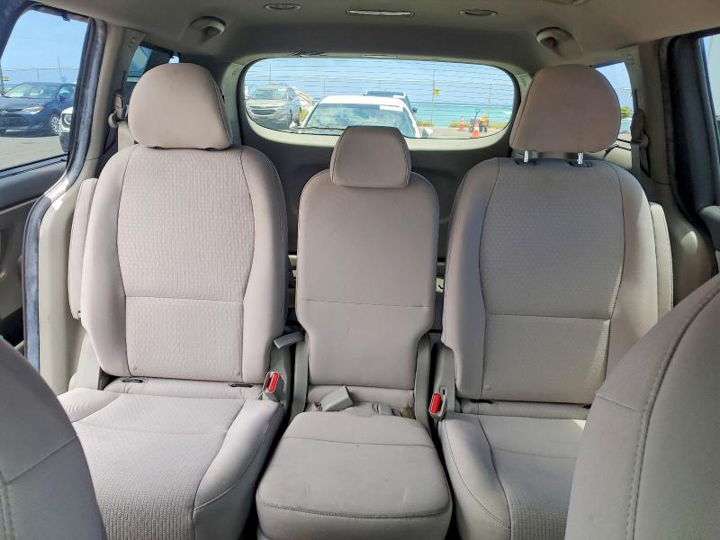Photo 10 from auction – 2016 KIA SEDONA with VIN KNDMB5C12G6202780
