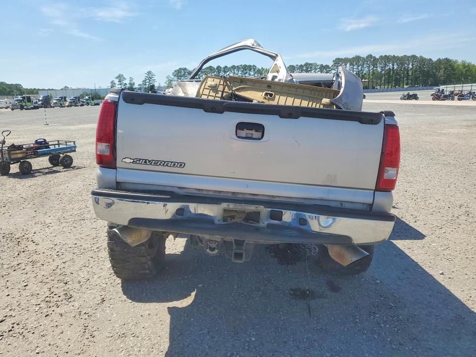 Photo 6 from auction – 2006 CHEVROLET SILVERADO with VIN 2GCEK13TX61200537