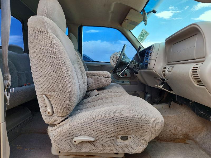 Photo 10 from auction – 1998 CHEVROLET GMT-400 with VIN 1GCEK19R1WE117136