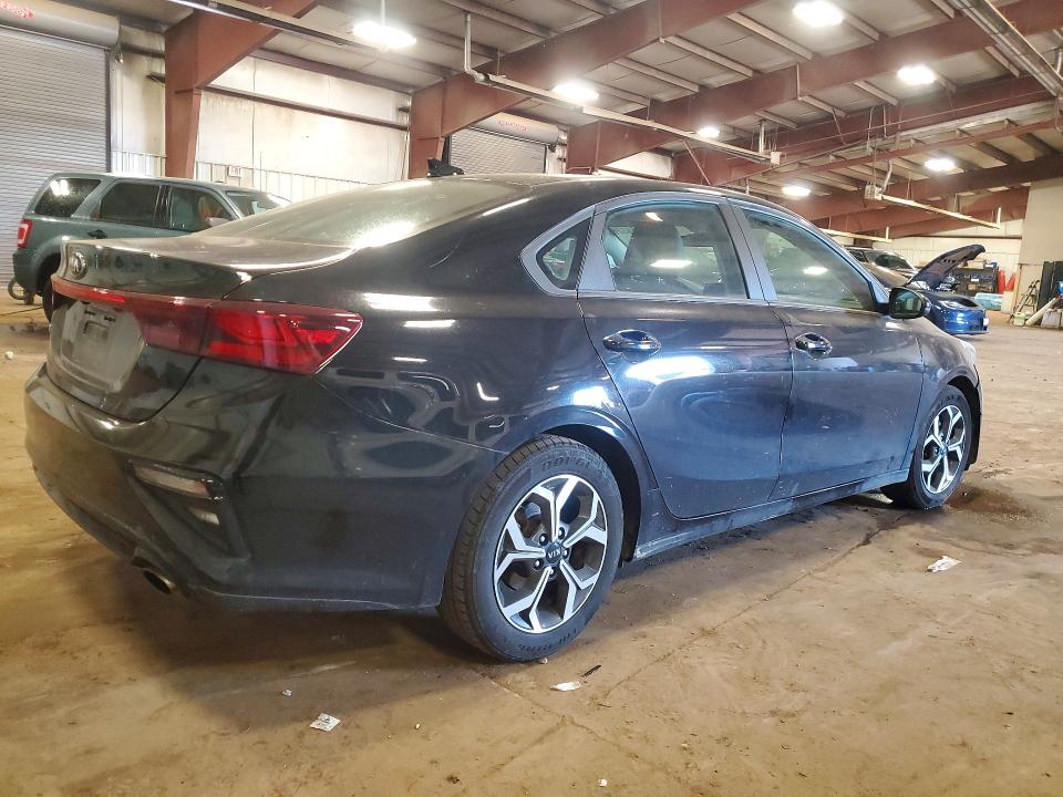 Photo 3 from auction – 2021 KIA FORTE with VIN 3KPF24AD5ME264826