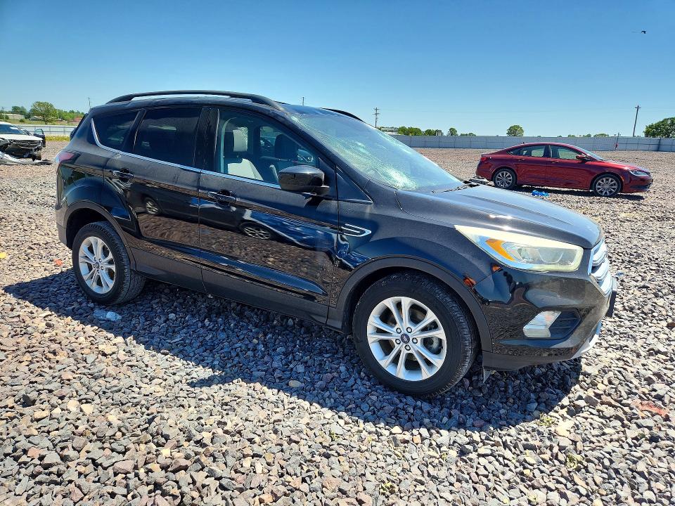 Photo 4 from auction – 2017 FORD ESCAPE with VIN 1FMCU0GD3HUC20906