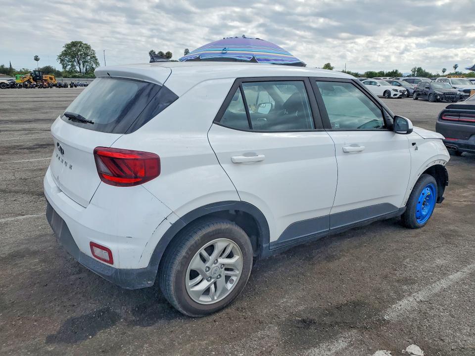 Photo 3 from auction – 2021 HYUNDAI VENUE with VIN KMHRB8A38MU112015