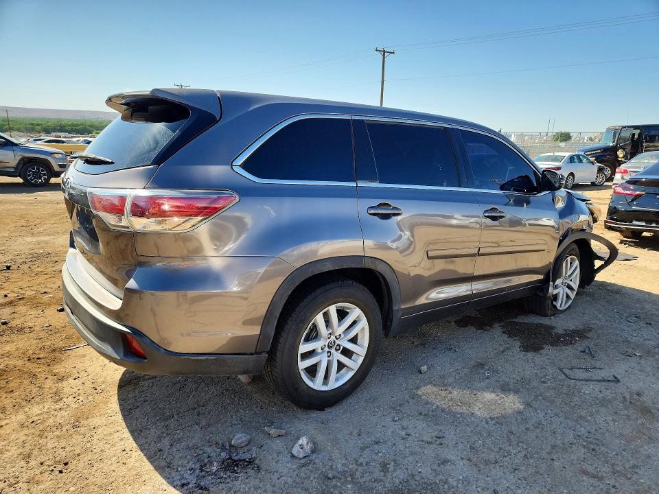 Photo 3 from auction – 2016 TOYOTA HIGHLANDER with VIN 5TDZKRFH4GS128543