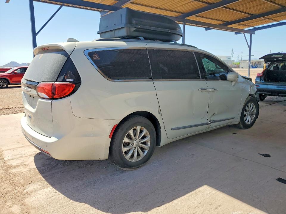 Снимка 3 от търг – 2017 CHRYSLER PACIFICA с VIN 2C4RC1BGXHR610973
