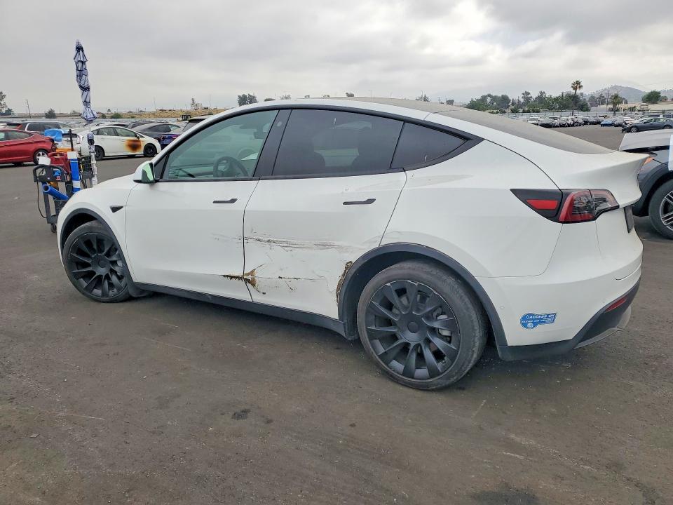 Photo 2 from auction – 2021 TESLA MODEL Y with VIN 5YJYGDEEXMF217489