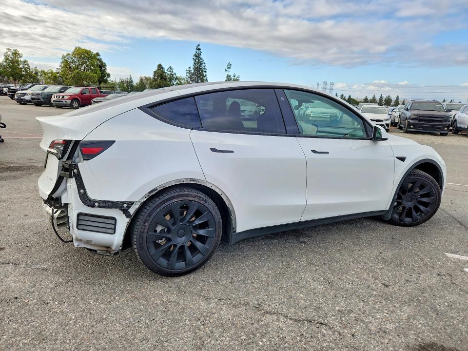 Photo 3 from auction – 2021 TESLA MODEL Y with VIN 5YJYGAEE7MF138473