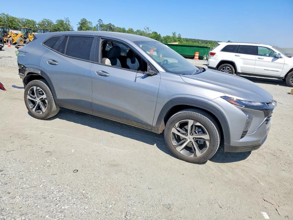 Photo 4 from auction – 2024 CHEVROLET TRAX with VIN KL77LGE25RC043038