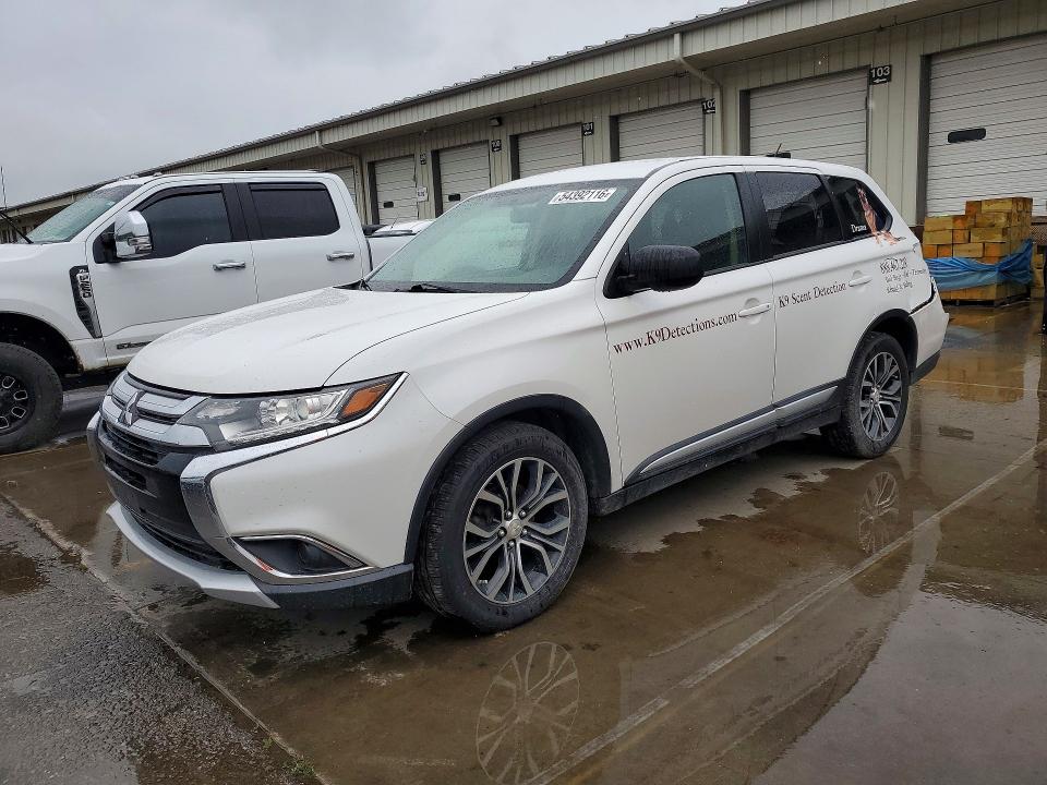MITSUBISHI OUTLANDER 2016 z numerem VIN JA4AZ3A30GZ037876 - Zdjęcie z aukcji