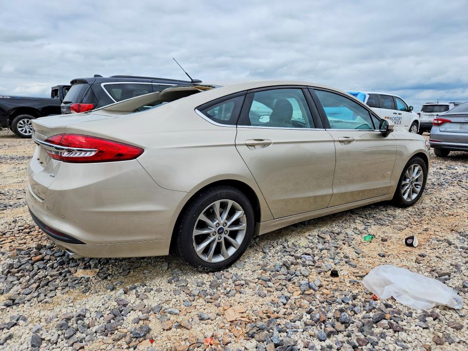 Photo 3 from auction – 2017 FORD FUSION with VIN 3FA6P0H73HR374952