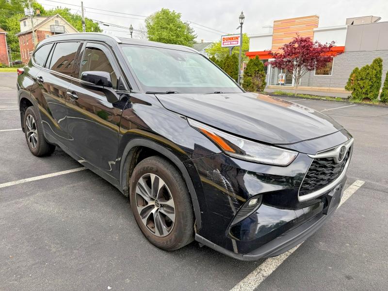 Photo 4 from auction – 2022 TOYOTA HIGHLANDER with VIN 5TDGZRBH5NS591314