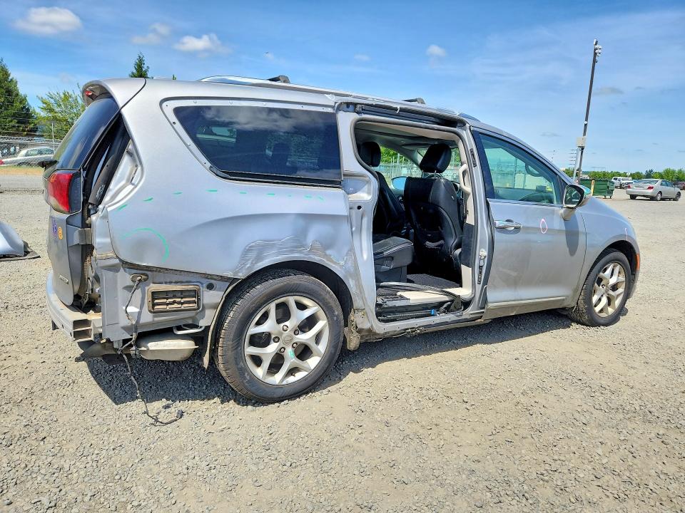 Photo 3 from auction – 2019 CHRYSLER PACIFICA with VIN 2C4RC1GG5KR731149