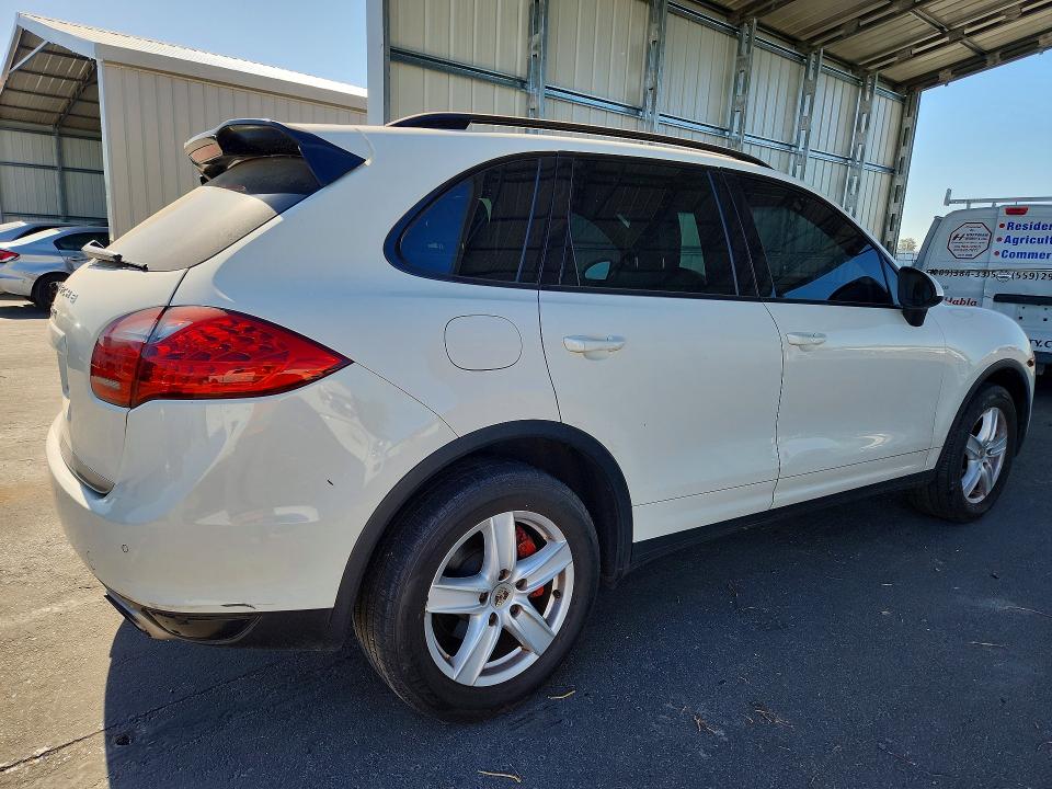 Photo 3 from auction – 2012 PORSCHE CAYENNE with VIN WP1AA2A22CLA03769