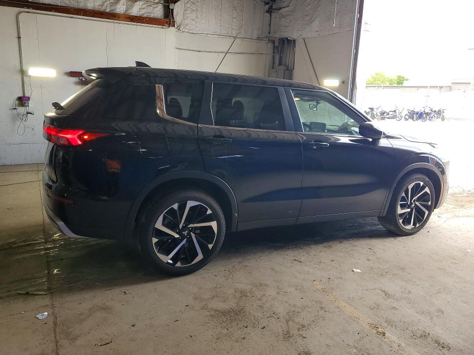 Photo 3 from auction – 2024 MITSUBISHI OUTLANDER with VIN JA4J4VA89RZ048352